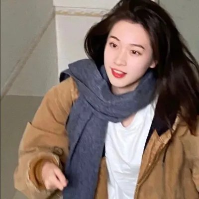 九顶假发的女孩
